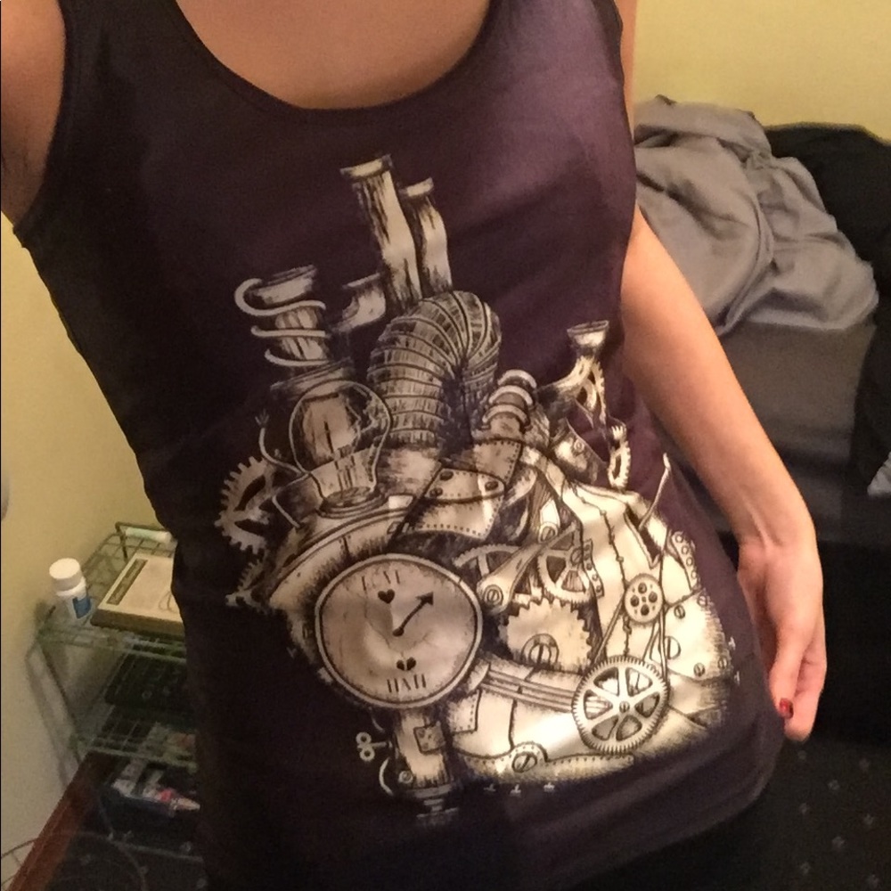 Shiny steampunk heart tank
